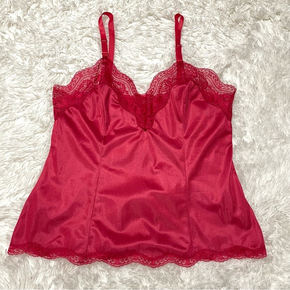 ✨Pink Cami✨ sexy and elegant night lace cami with V-neckline / adjustable straps - Picture 3 of 9